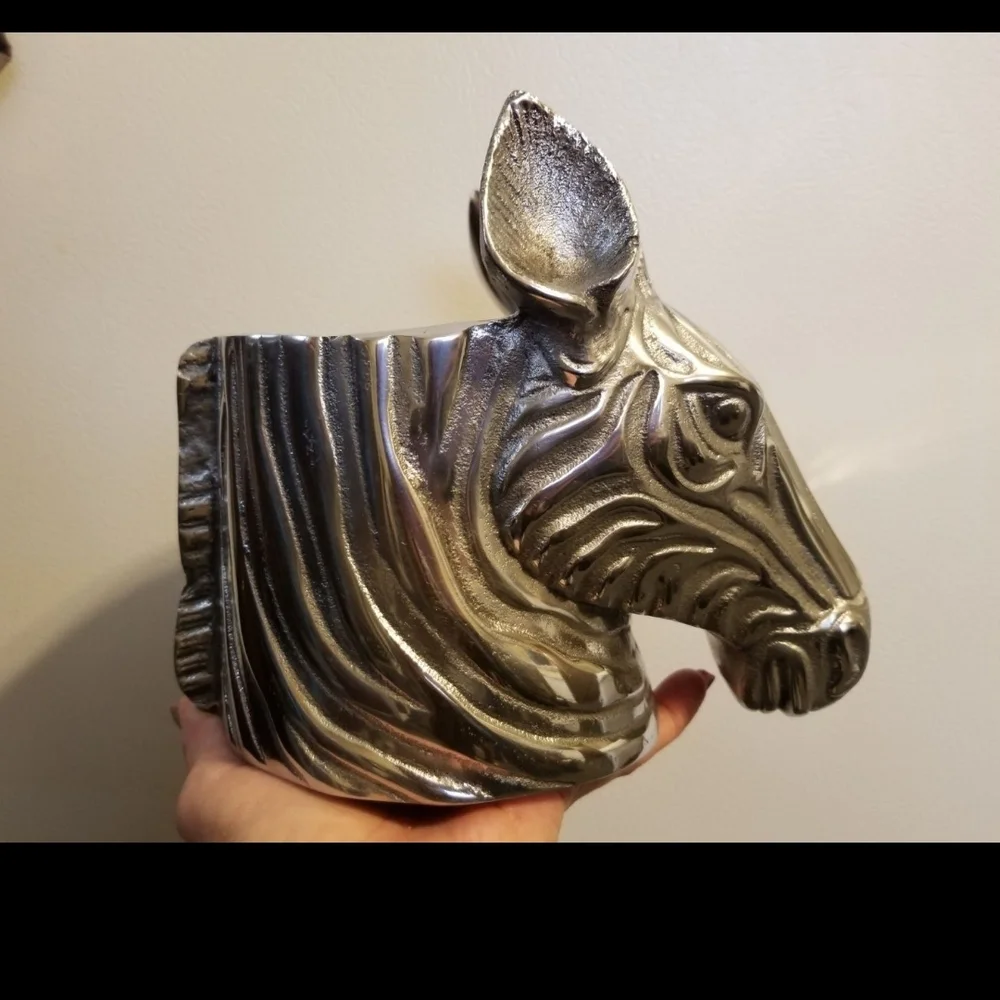 ZEBRA HEAD VASE STATUE. - Picture 2 of 8